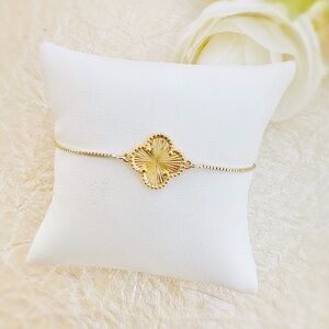 Dainty Clover Flower Bracelet